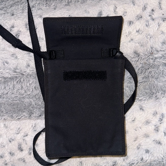 Men’s or Women’s Palm Angel Black Crossbody bag! Brand New and never worn! 🤑🤑 - Picture 7 of 11